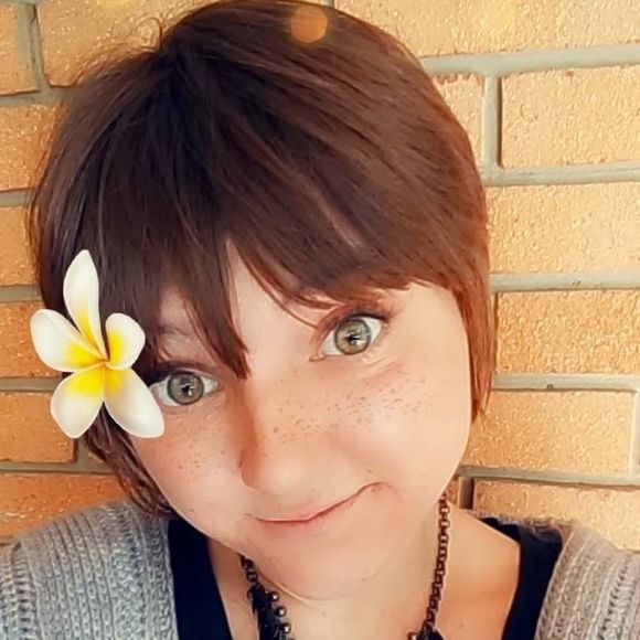 Meet your Posher, Cecily - Picture 1 of 1